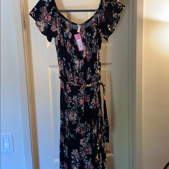 Xhilaration Dresses & Skirts - Xhilaration off the shoulder high low dress